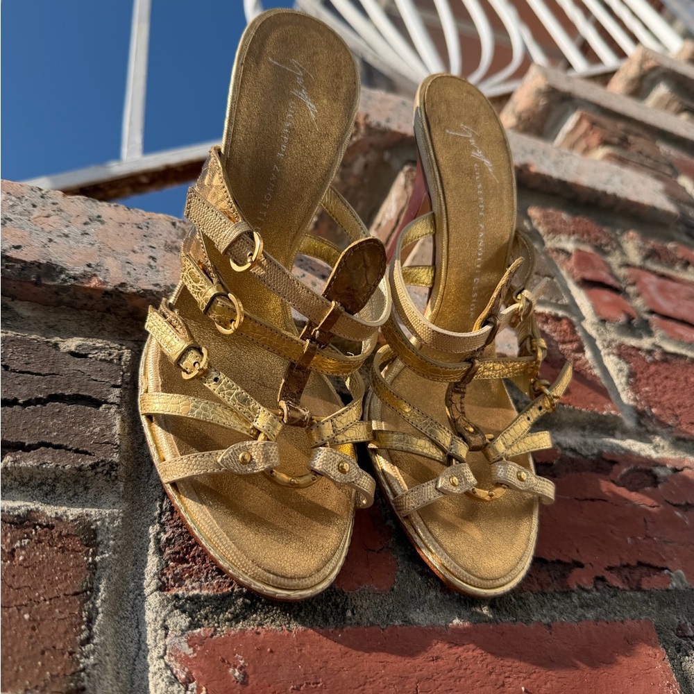Vintage Y2K Giuseppe Zanotti Gold Sandals